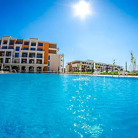 بريمير فورت كلوب - مع 3 وجبات 4* ساني بيتش