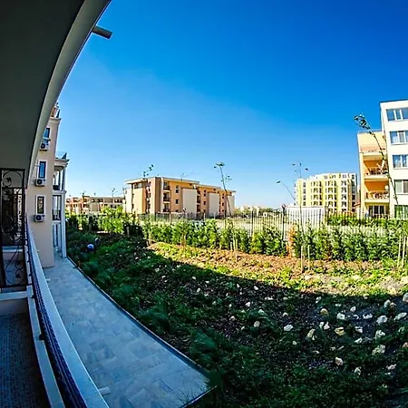 بريمير فورت كلوب - مع 3 وجبات 4* ساني بيتش