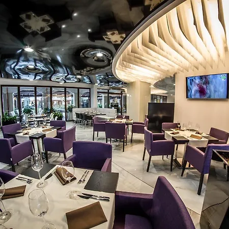 Premier Club - Full Board